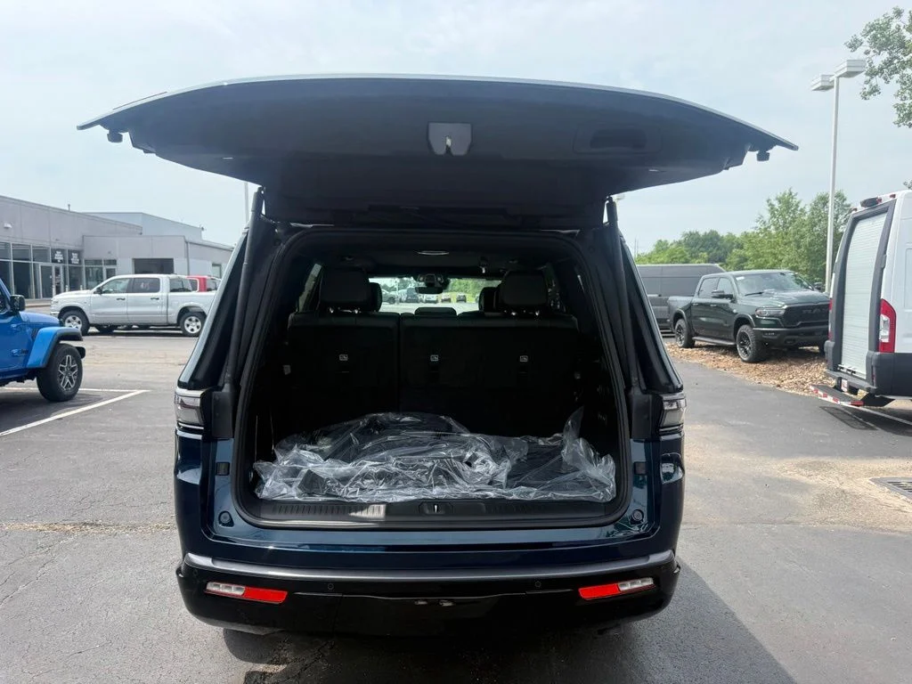 New 2026 Fathom Blue Pearlcoat Jeep Upland image 49
