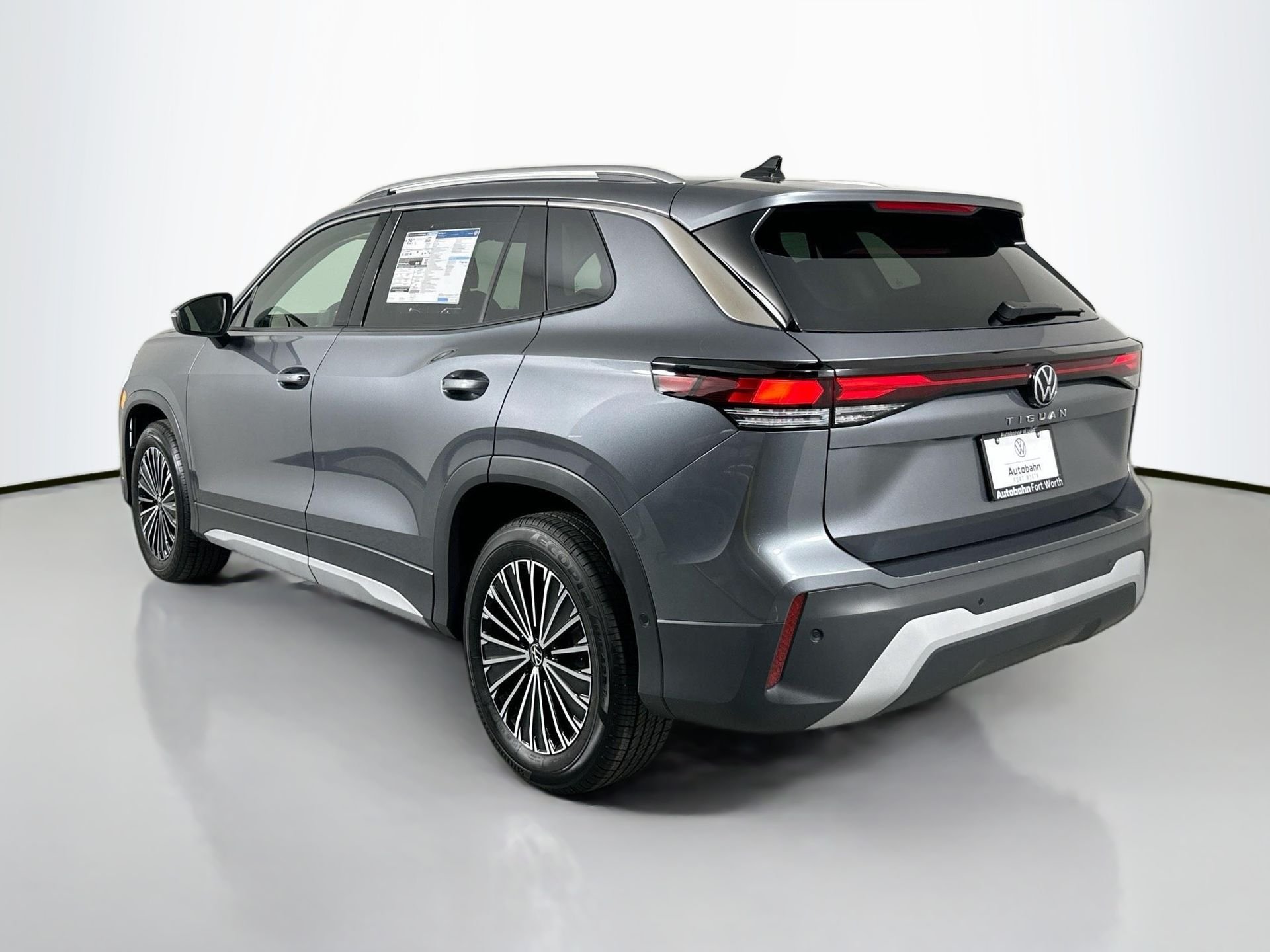 2025 Volkswagen Tiguan S - Photo 6