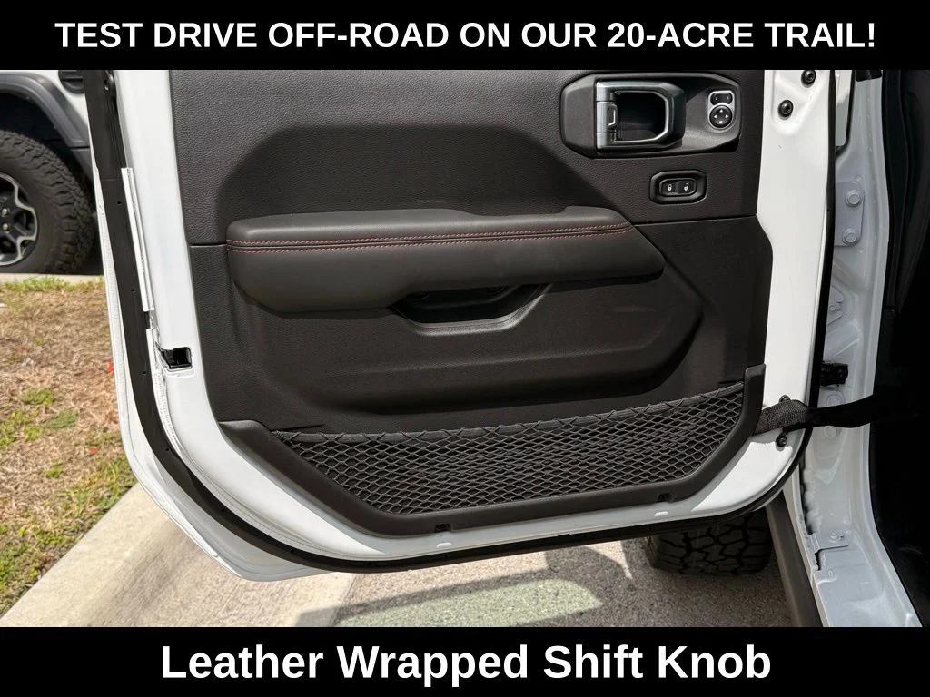 New 2026 Bright White Clear-Coat Exterior Paint Jeep Rubicon X image 28