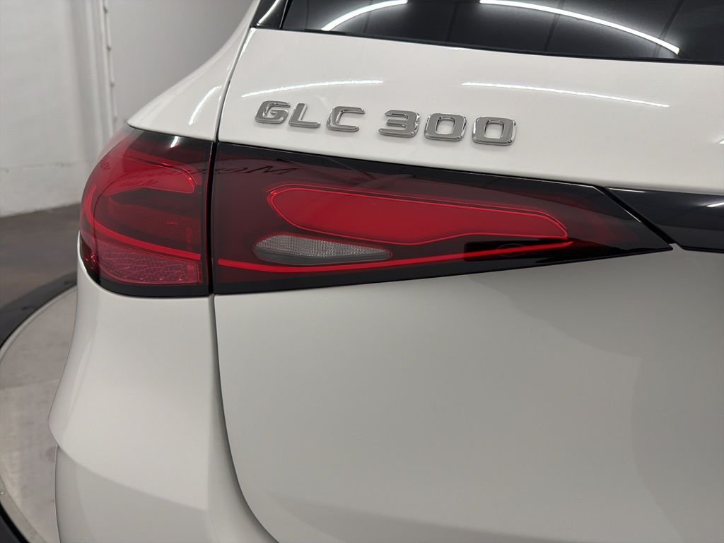 Used 2026 White Mercedes-Benz GLC 300 image 11