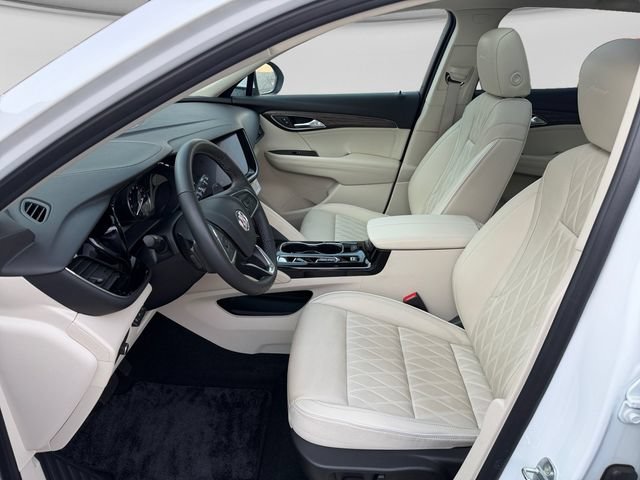 Used 2023 WHITE FROST TRICOAT Buick Avenir image 12