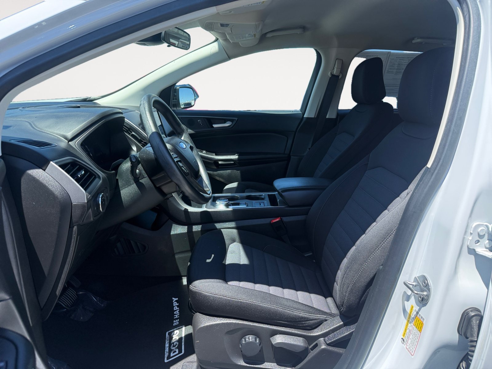 Used 2023 Oxford White Ford SE image 10
