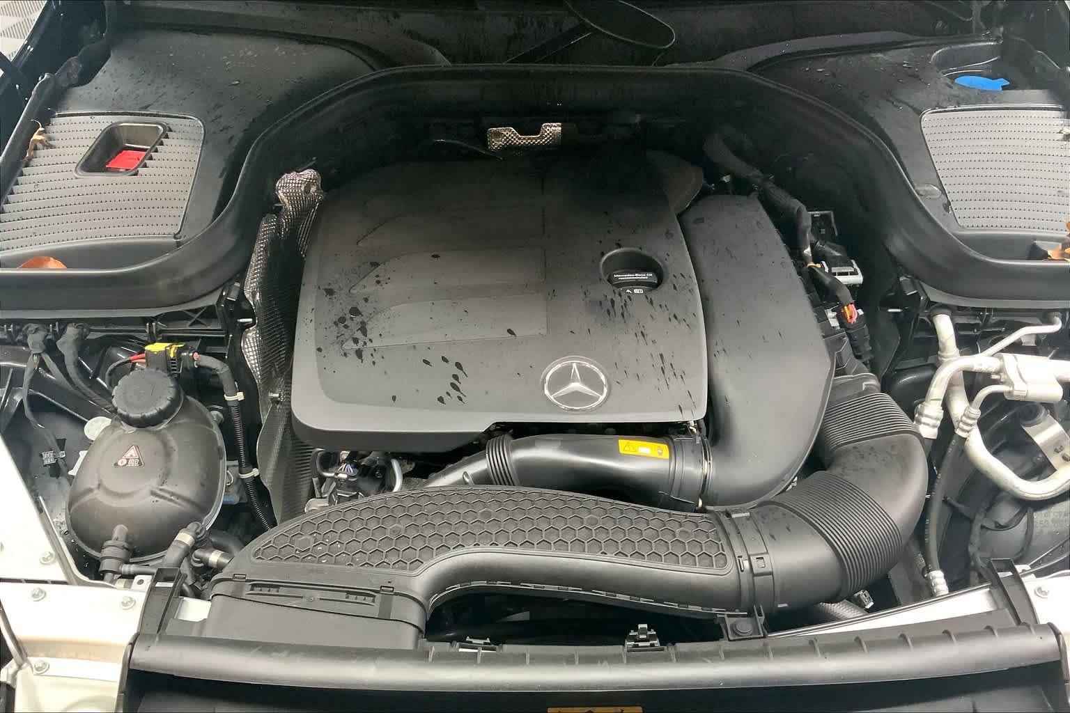 Used 2021 Graphite Grey Metallic Mercedes-Benz GLC 300 image 30