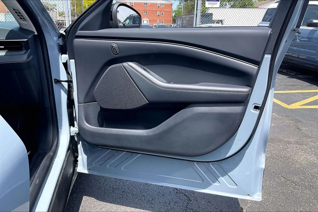 New 2026 Glacier Gray Metallic Tri-coat Ford Select image 23