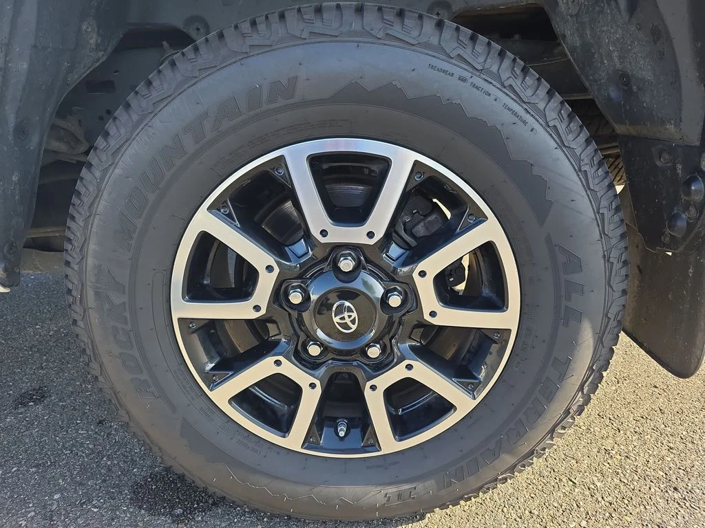Used 2021 White Toyota SR5 image 12