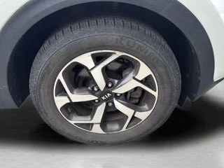 Used 2020 White Kia LX image 29