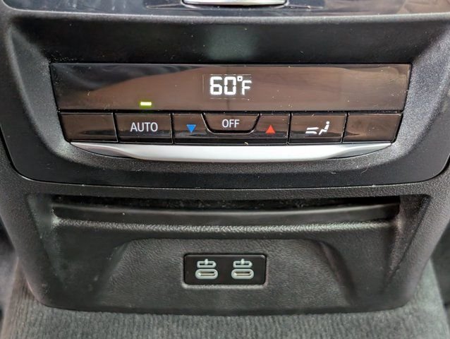 Used 2022 White BMW sDrive30i image 31
