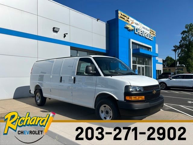 2025 Chevrolet Express Cargo WT