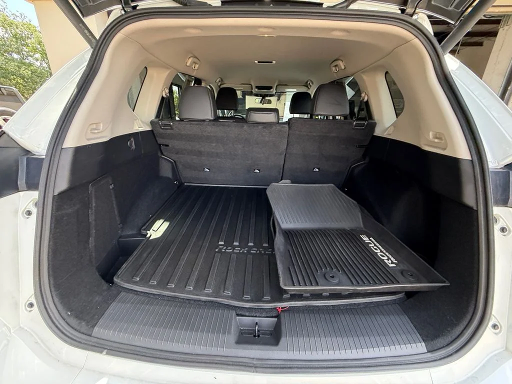Used 2025 White Nissan Rock Creek image 19