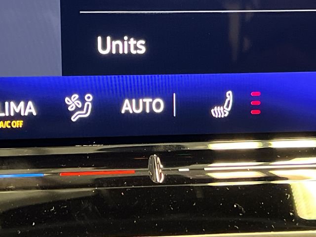 New 2026 White Volkswagen 2.0T SE R-Line Black image 19