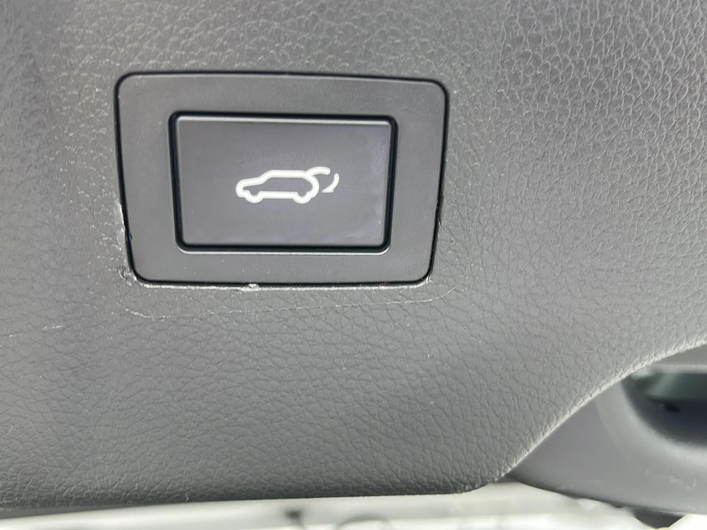 Used 2017 Circuit Silver Hyundai Limited Ultimate image 10
