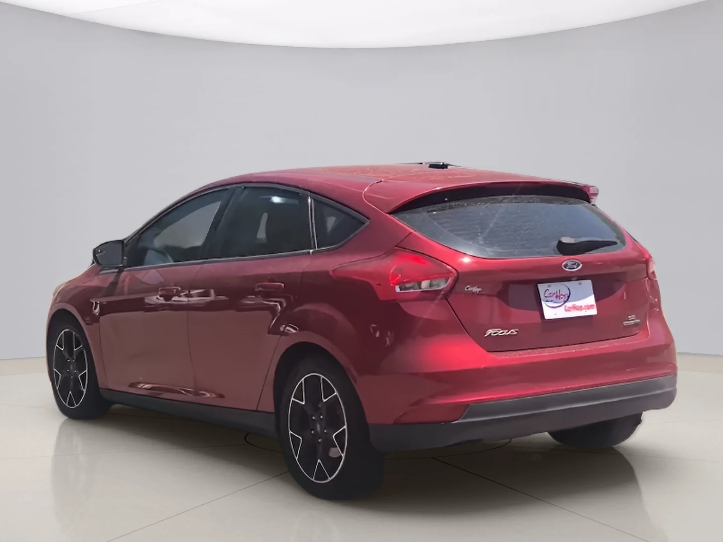 Used 2015 Red Ford SE HATCHBA image 7