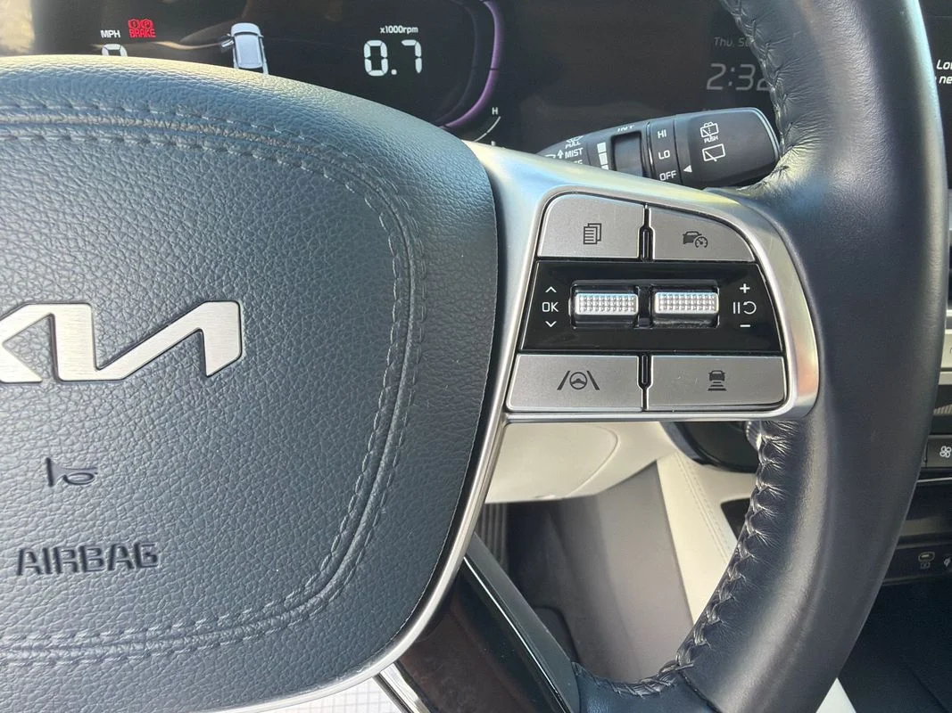 Used 2023 White Kia EX image 17