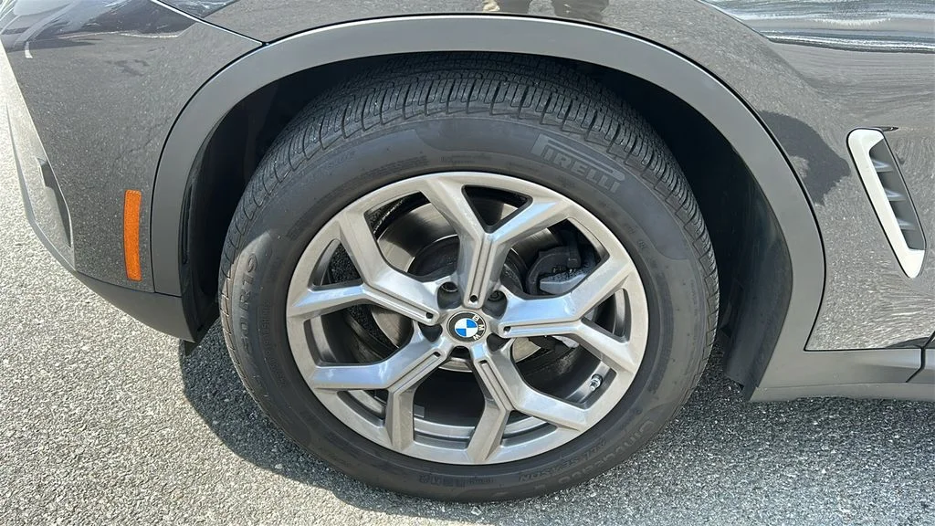 Used 2023 Gray BMW xDrive30i image 5