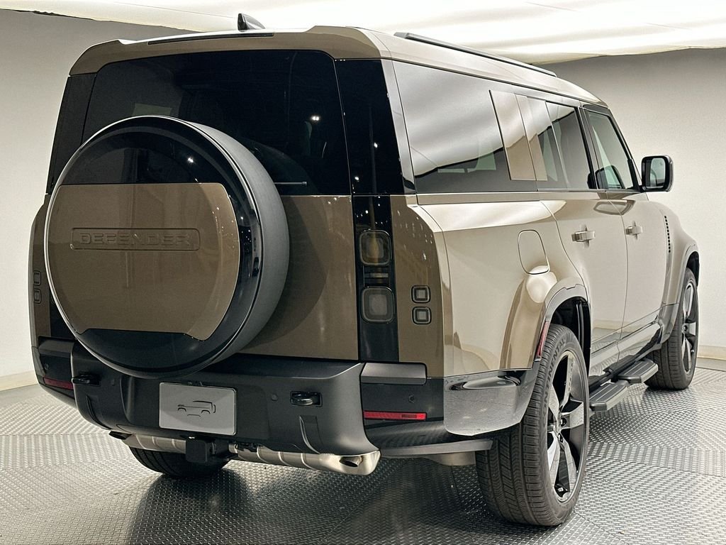 New 2026 Gondwana Stone Metallic Land Rover X-Dynamic SE image 11