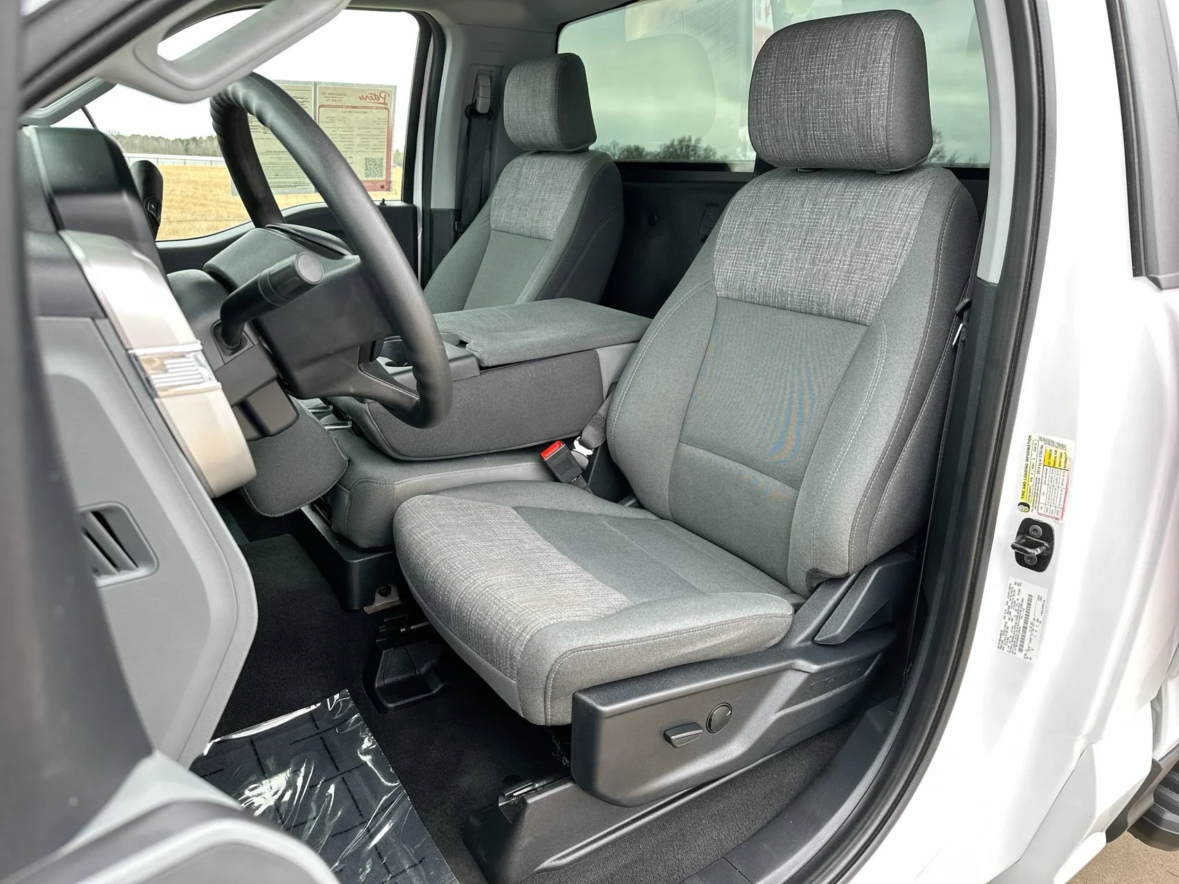 Used 2025 Oxford White Ford XLT image 11