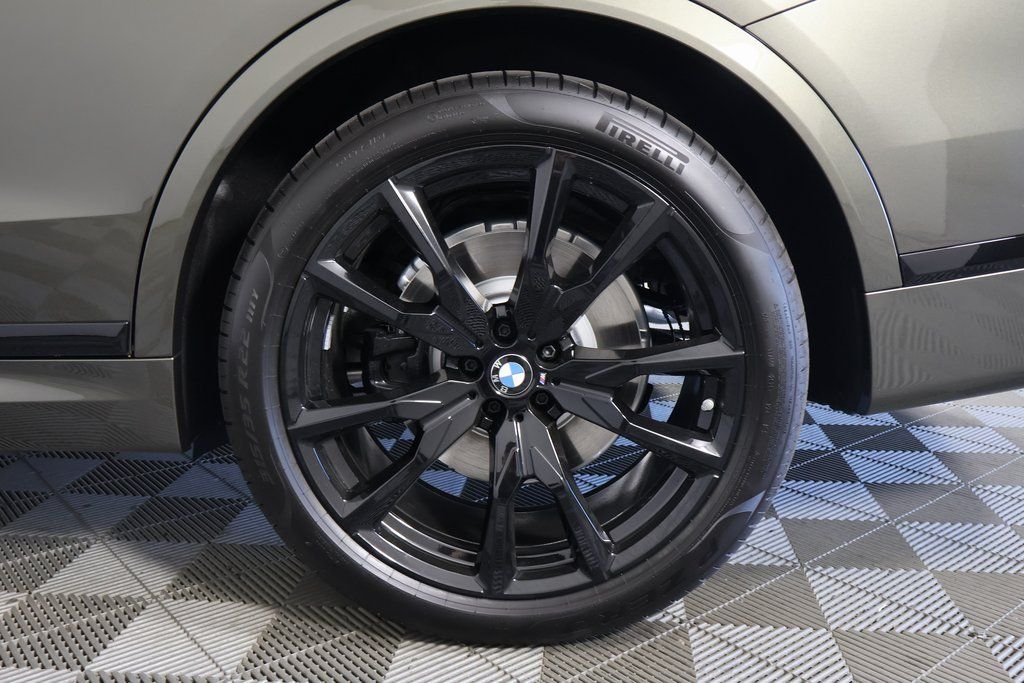 New 2027 Manhattan Green Metallic BMW xDrive40i image 10