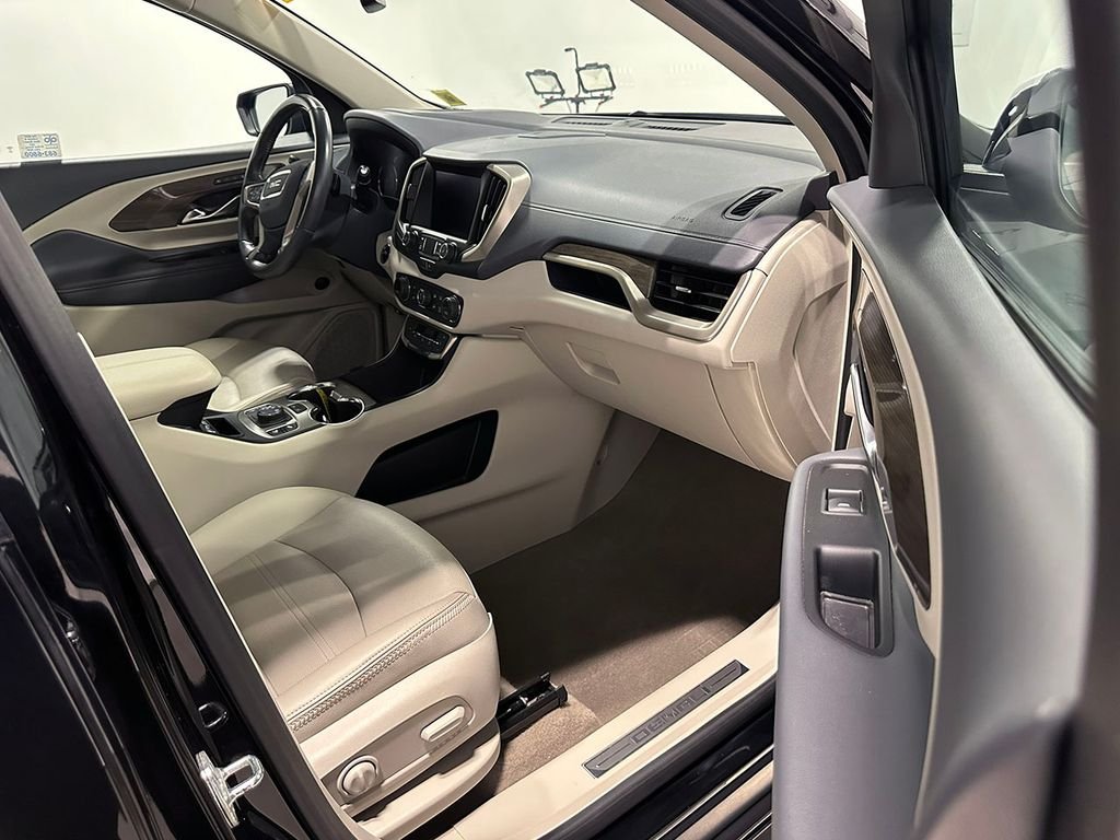 Used 2022 Black GMC Denali image 29