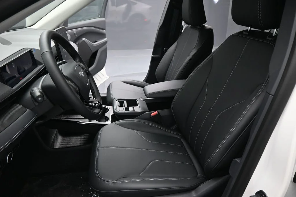 New 2026 Star White Metallic Tri-coat Ford Select image 9