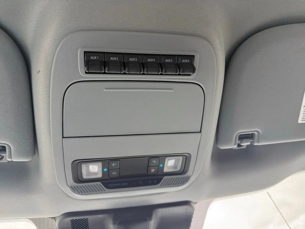 Used 2025 White Ford XL image 22