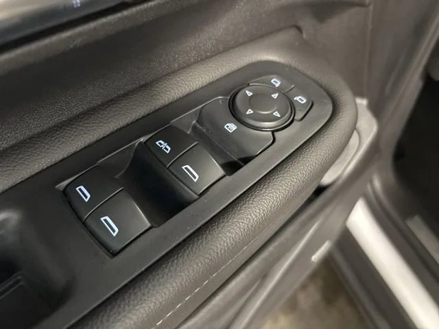 Used 2020 WHITE FROST TRICOAT GMC Denali image 11