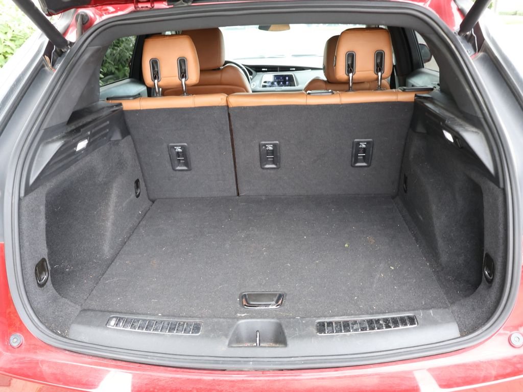 Used 2020 Red Cadillac Sport image 12