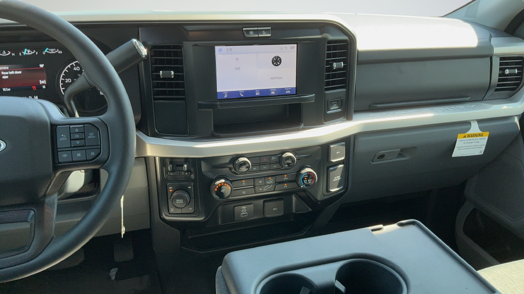 New 2026 Oxford White Ford XLT image 8