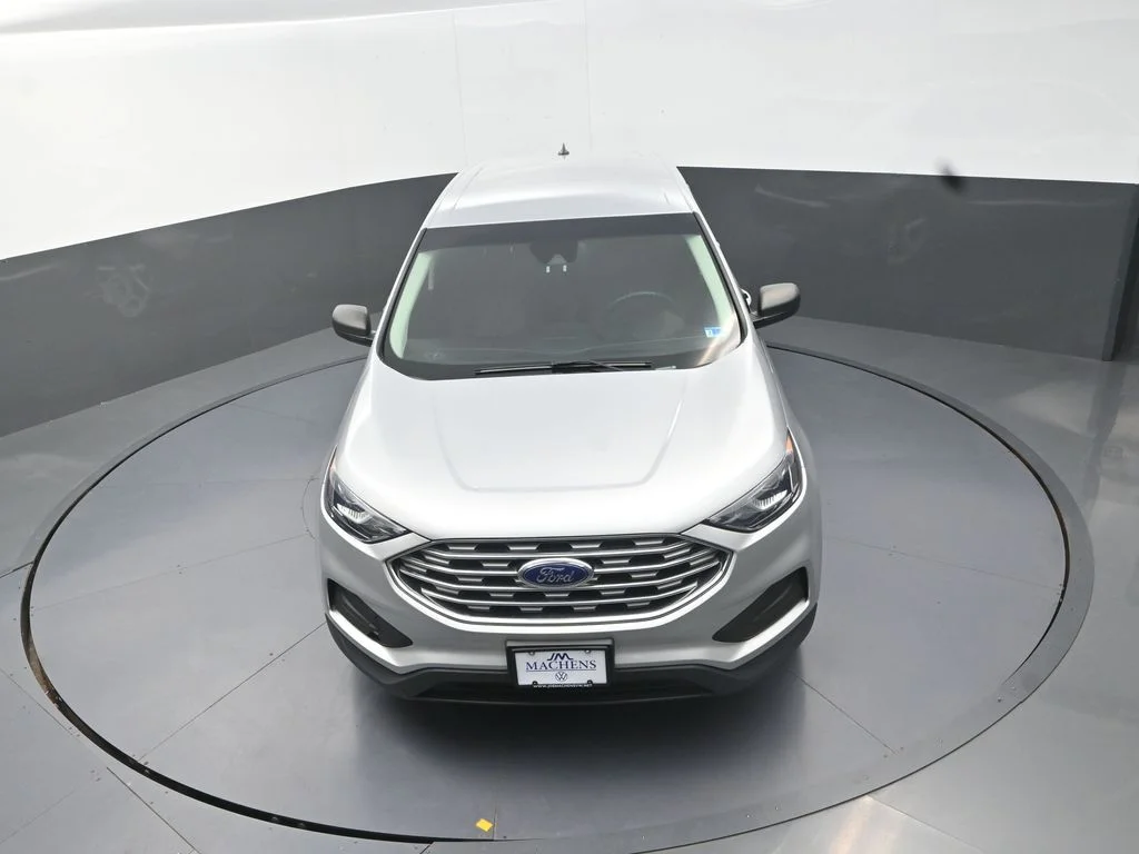 Used 2019 Silver Ford SE image 14