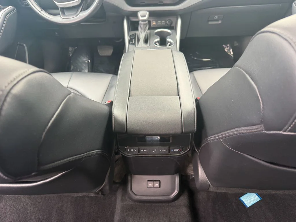 Used 2023 Wind Chill Pearl Toyota XLE image 26