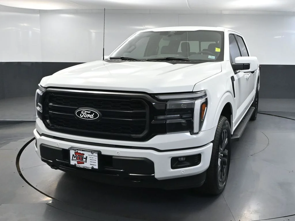 Used 2025 White Ford Lariat image 12