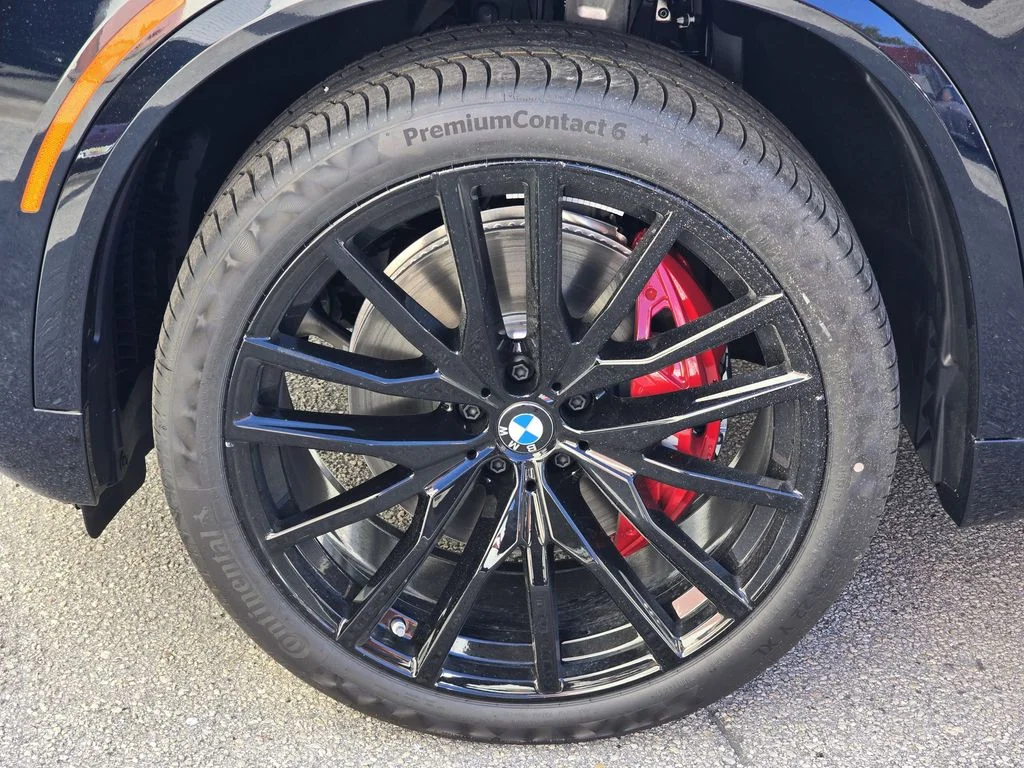 Used 2026 Black BMW sDrive40i image 5