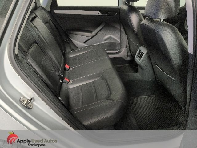 Used 2013 Silver Volkswagen 2.5 SE image 30
