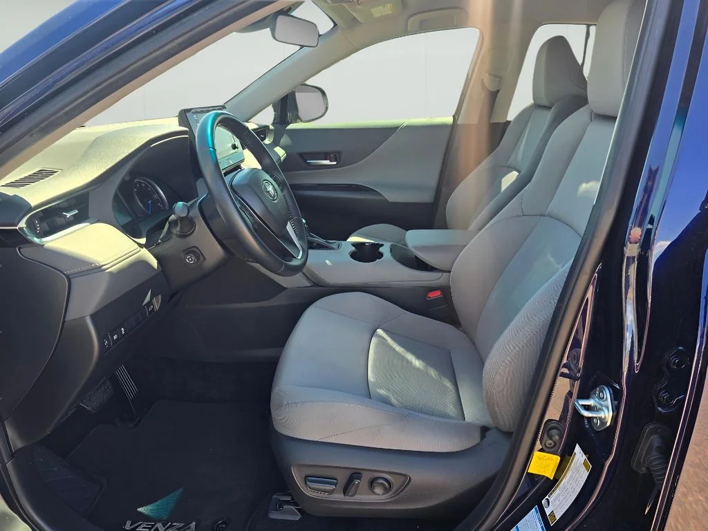 Used 2021 Blueprint Toyota LE image 9