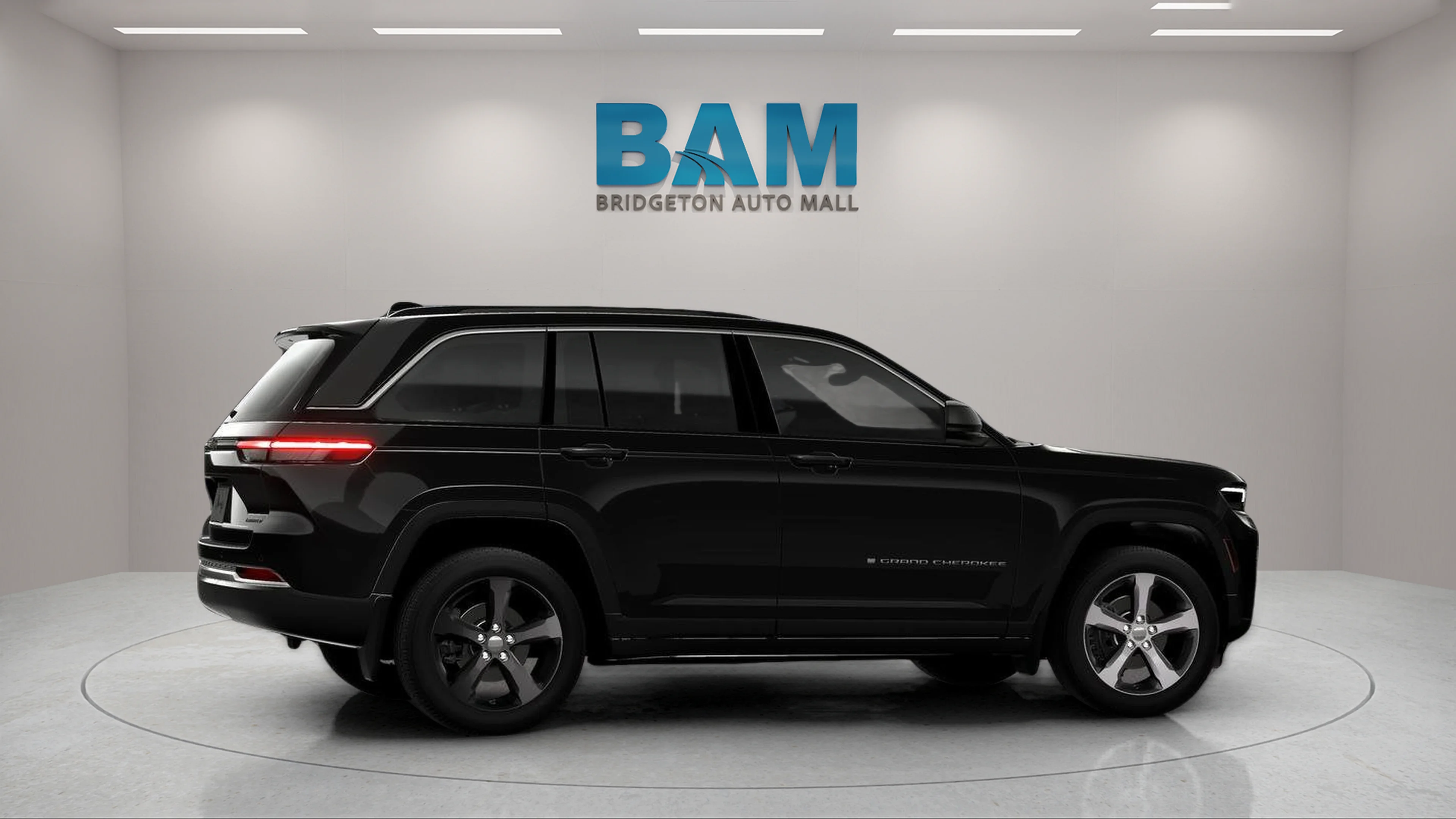 New 2026 Diamond Black Crystal Pearlcoat Jeep Limited image 16
