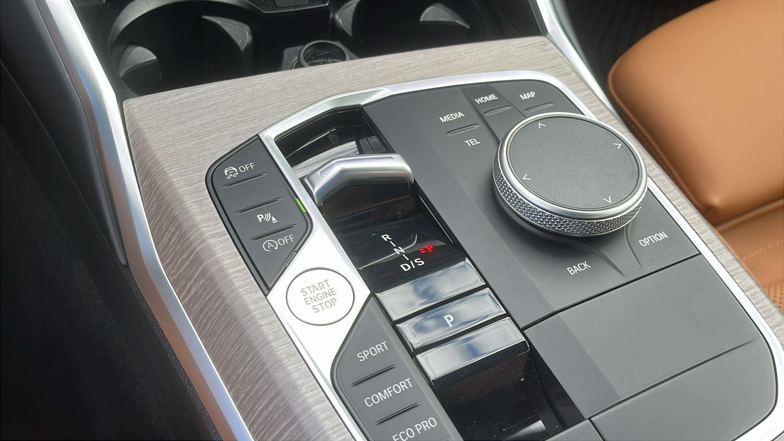 2025 BMW 3 Series 330i - Photo 19