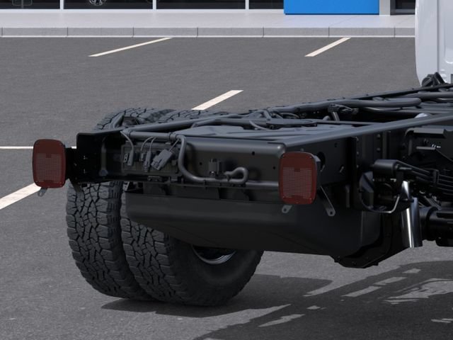 New 2026 Summit White Chevrolet Work Truck image 11