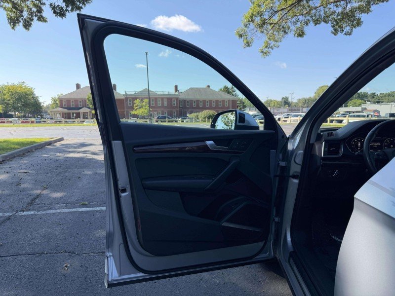Used 2018 Florett Silver Metallic Audi Premium Plus image 18