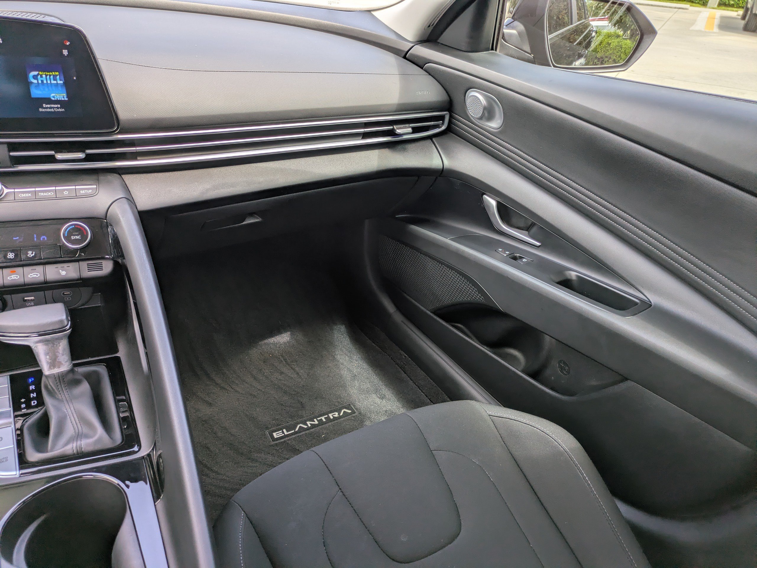 2025 Hyundai Elantra SEL - Photo 15