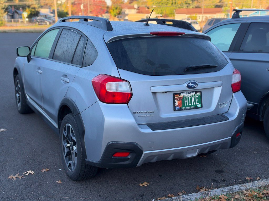Used 2017 Ice Silver Metallic Subaru 2.0i Premium image 2