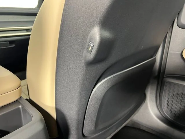 New 2027 White Kia EX image 37