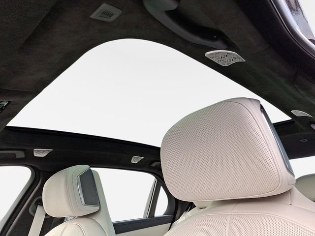 2026 BMW 7 Series 760i - Photo 13