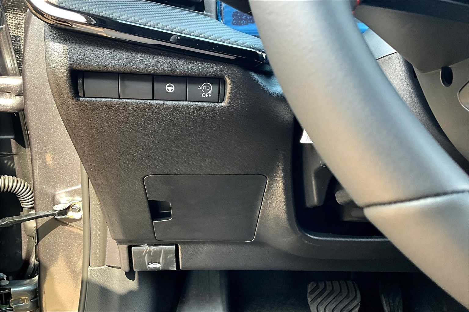 2025 Nissan Kicks SR - Photo 15