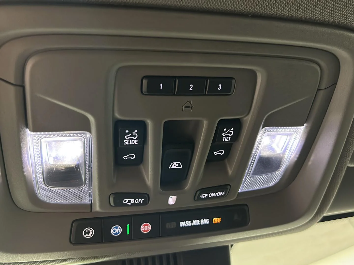 Used 2022 Titanium Rush Metallic GMC SLT image 32