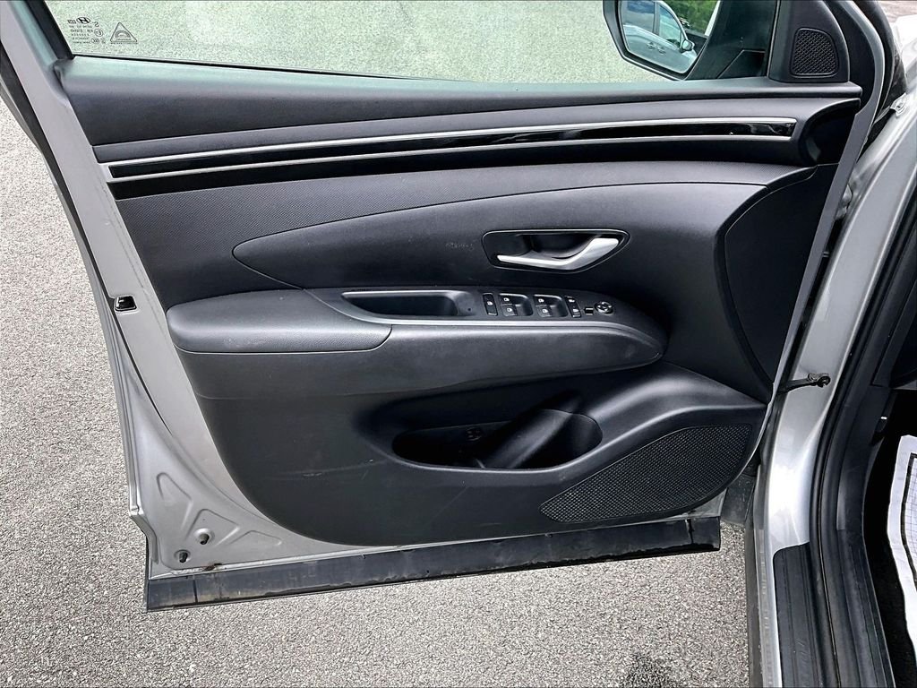 Used 2024 Shimmering Silver Hyundai SEL image 9