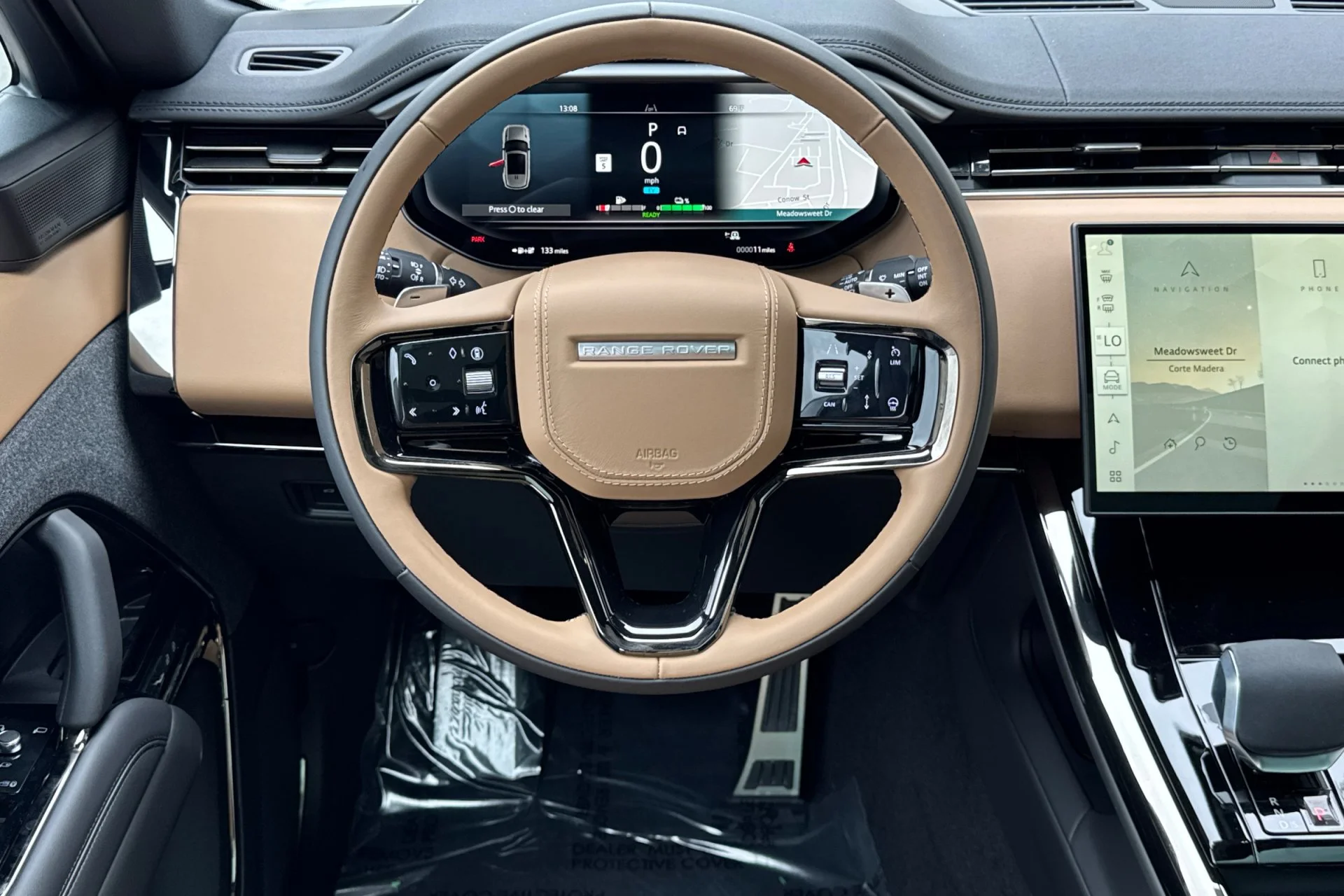 New 2026 FUJI WHITE Land Rover Dynamic SE image 16