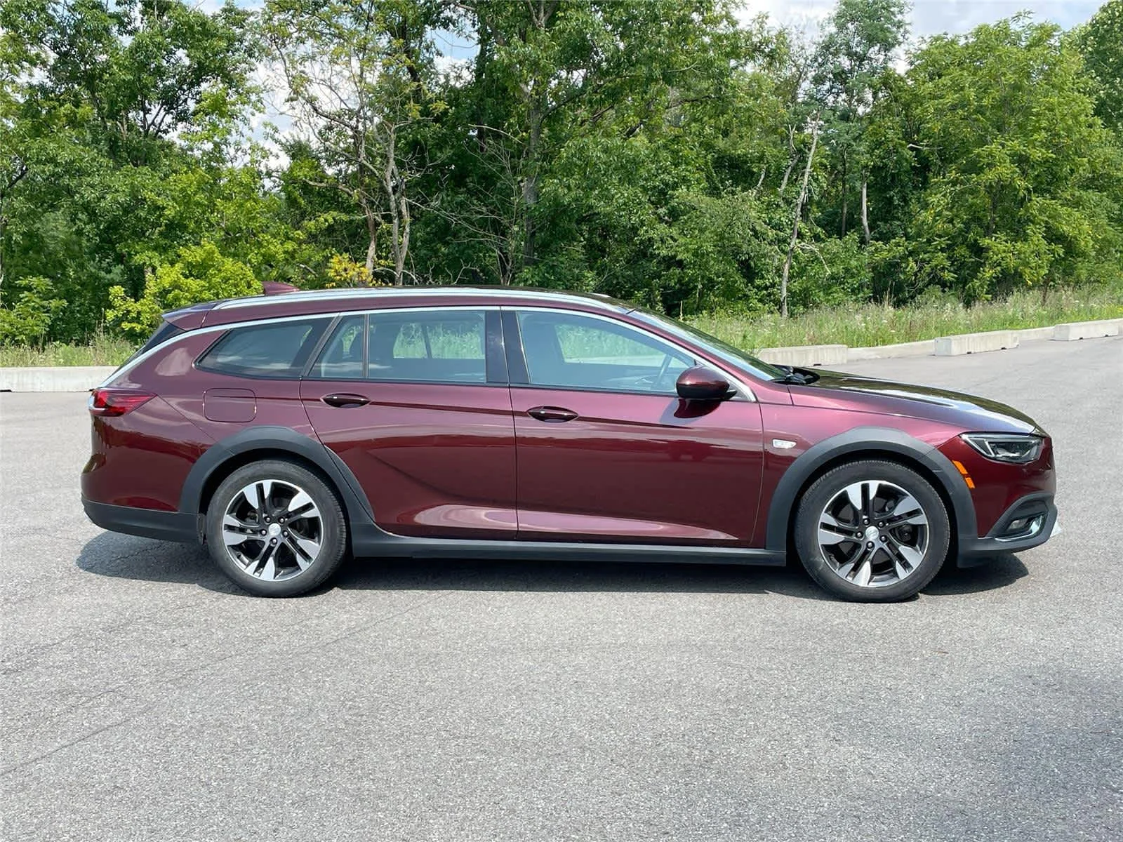 Used 2018 Rioja Red Metallic Buick Preferred image 6
