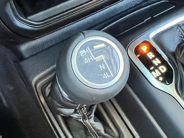 2025 Jeep Wrangler 4-Door Sahara - Photo 34