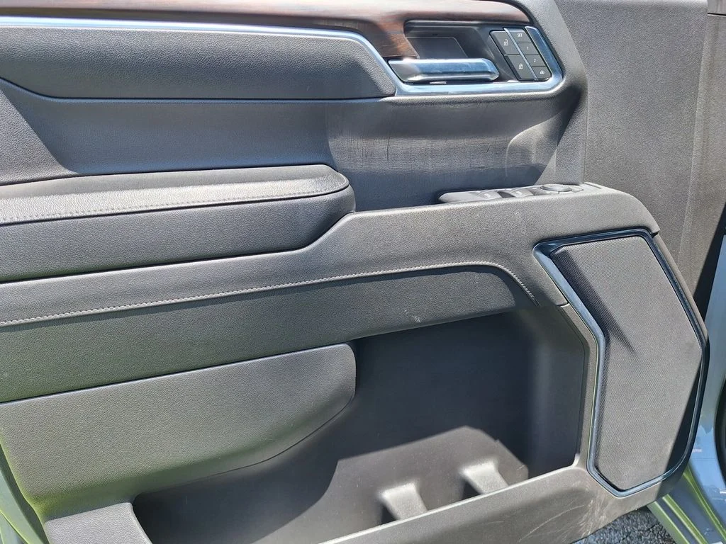 Used 2024 Silver GMC SLT image 31
