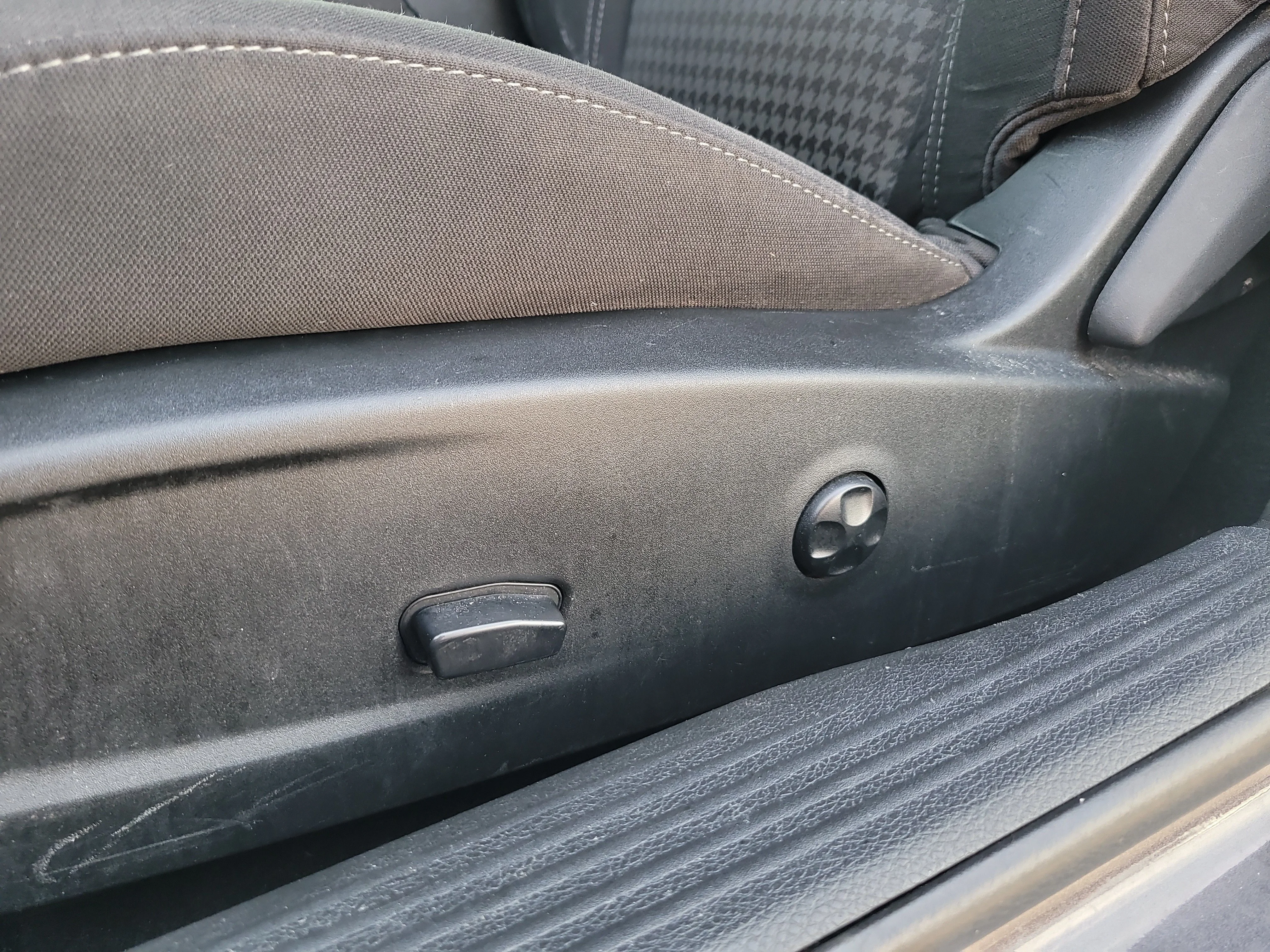 Used 2020 Granite Pearlcoat Dodge SXT image 13