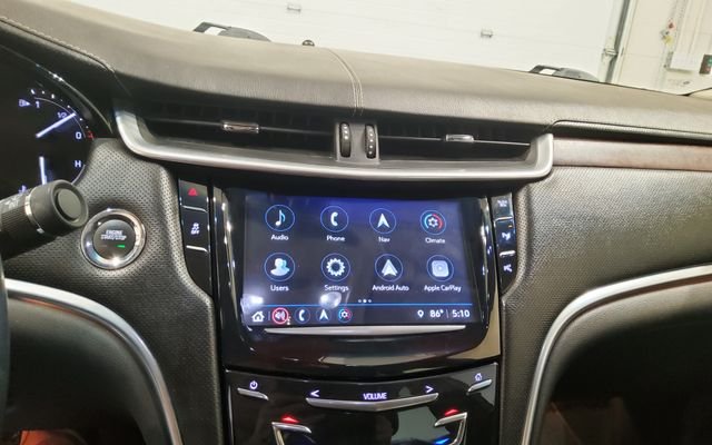 Used 2019 Silver Cadillac Luxury image 25